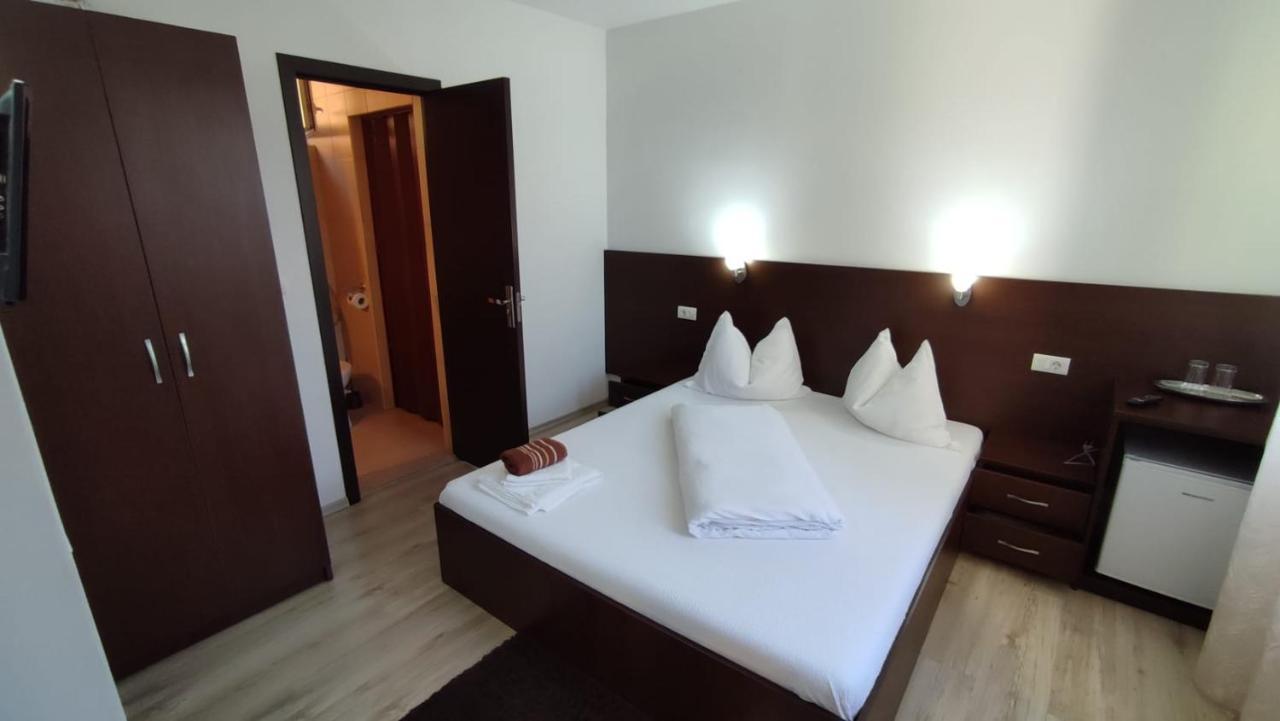 Casa Laur Hotel Băile Felix Eksteriør billede